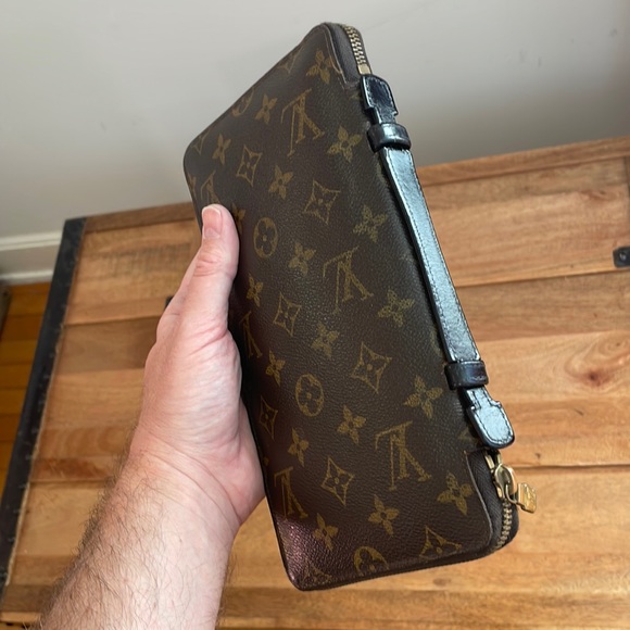 Louis Vuitton Travel Documents Case. - Picture 2 of 16